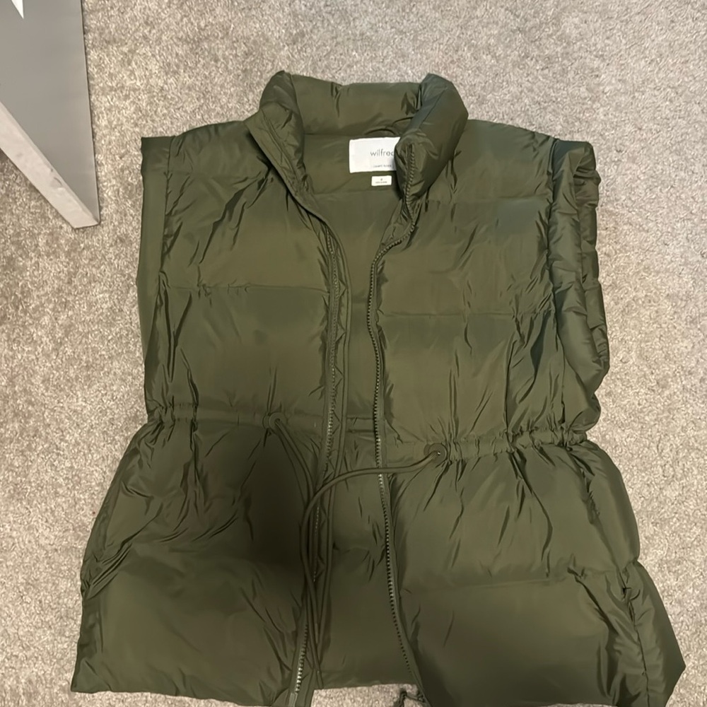 Aritzia puffer vest